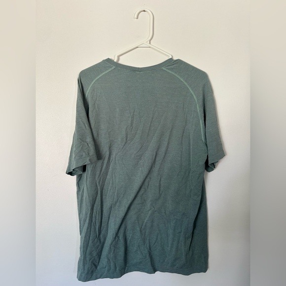 Lululemon Metal Vent Tech T Shirt Mens Large Sage Green Perfomance Light Tee - Picture 5 of 6